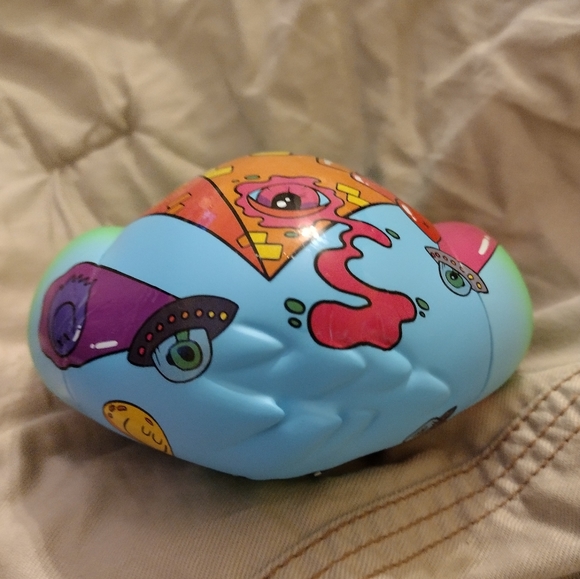 🔥Abominable Toys Chomp Vinyl Figure By Nicky Davis, New York Comic Con - Picture 3 of 5